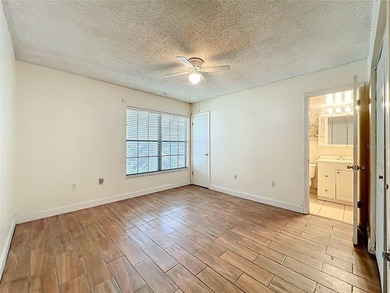 Charming 3 bedroom, 2bath condo in the desirable Village Square - photo 25