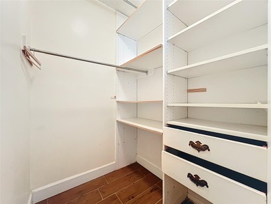 Charming 3 bedroom, 2bath condo in the desirable Village Square - photo 27