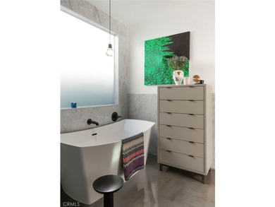 Welcome to a striking architectural residence in the highly - photo 27