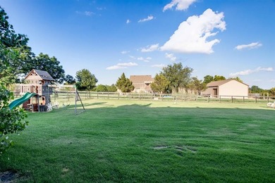 Set on nearly an acre (MOL) in Northwood Lake Estates, this - photo 30