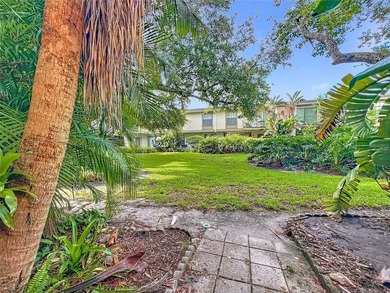 Charming 3 bedroom, 2bath condo in the desirable Village Square - photo 35