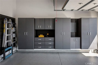 Welcome to a striking architectural residence in the highly - photo 39
