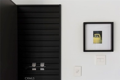 Welcome to a striking architectural residence in the highly - photo 42