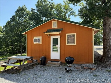 Cabins 8 and 9 are a duplex unit with a connecting door. Just - photo 1
