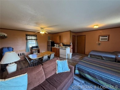 Cabins 8 and 9 are a duplex unit with a connecting door. Just - photo 7