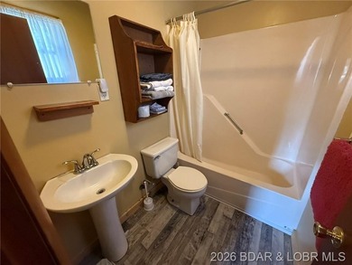 Cabins 8 and 9 are a duplex unit with a connecting door. Just - photo 8