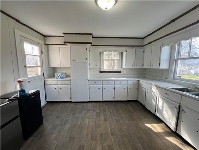Opportunity awaits at this spacious City of Rochester home - photo 5