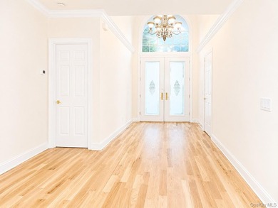 **Country Club Living at The Greens at Half Hollow** Beautifully - photo 6