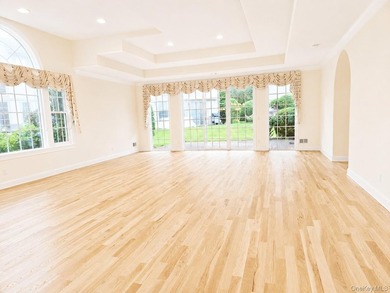 **Country Club Living at The Greens at Half Hollow** Beautifully - photo 7