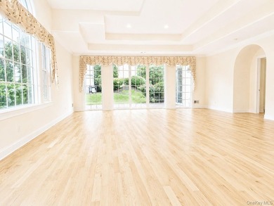 **Country Club Living at The Greens at Half Hollow** Beautifully - photo 9