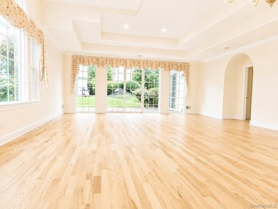 **Country Club Living at The Greens at Half Hollow** Beautifully - photo 10