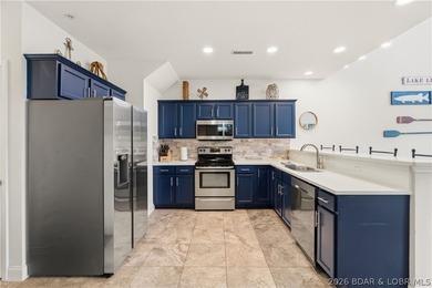 This is the kind of lake condo people wait for-top-floor views - photo 6