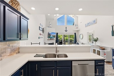 This is the kind of lake condo people wait for-top-floor views - photo 9