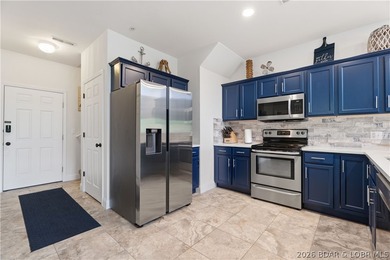 This is the kind of lake condo people wait for-top-floor views - photo 10