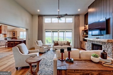 Surround yourself with luxury! Breathtaking layered views of - photo 11