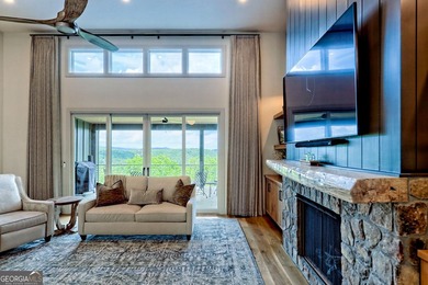Surround yourself with luxury! Breathtaking layered views of - photo 12