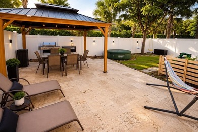 Corner unit, 2-car garage, 3 bedrooms, 2.5 bathrooms. Private - photo 13