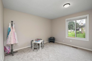 Welcome to this beautifully updated Kingswood model in desirable - photo 16