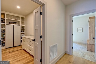 Surround yourself with luxury! Breathtaking layered views of - photo 20