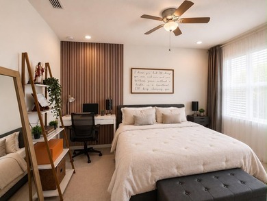 Corner unit, 2-car garage, 3 bedrooms, 2.5 bathrooms. Private - photo 20