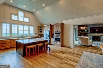 Surround yourself with luxury! Breathtaking layered views of - photo 21