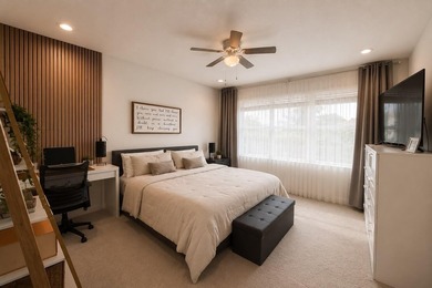 Corner unit, 2-car garage, 3 bedrooms, 2.5 bathrooms. Private - photo 22