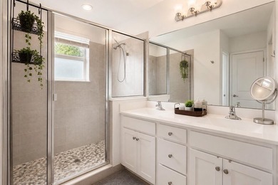 Corner unit, 2-car garage, 3 bedrooms, 2.5 bathrooms. Private - photo 23