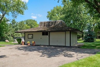 Welcome to this beautifully updated Kingswood model in desirable - photo 24