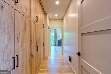 Surround yourself with luxury! Breathtaking layered views of - photo 25