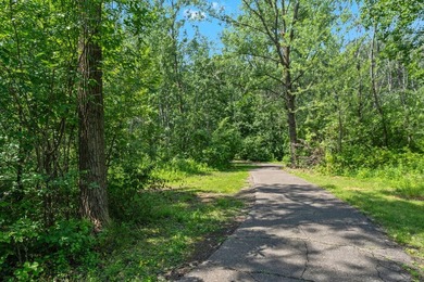Welcome to this beautifully updated Kingswood model in desirable - photo 25