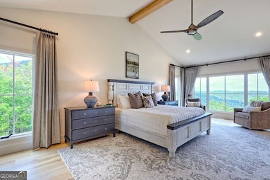 Surround yourself with luxury! Breathtaking layered views of - photo 26