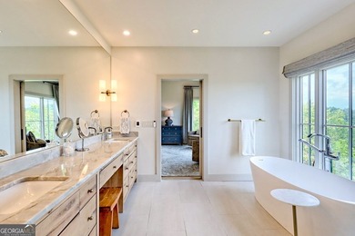 Surround yourself with luxury! Breathtaking layered views of - photo 31