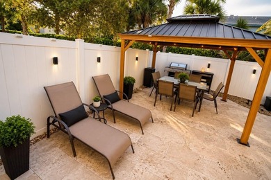 Corner unit, 2-car garage, 3 bedrooms, 2.5 bathrooms. Private - photo 33
