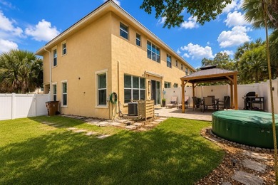 Corner unit, 2-car garage, 3 bedrooms, 2.5 bathrooms. Private - photo 34