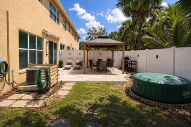 Corner unit, 2-car garage, 3 bedrooms, 2.5 bathrooms. Private - photo 35