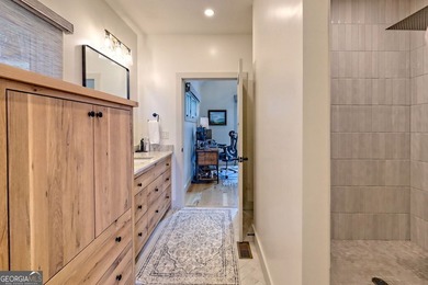 Surround yourself with luxury! Breathtaking layered views of - photo 36