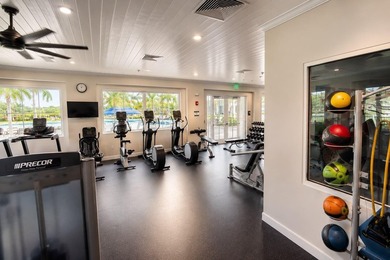 Corner unit, 2-car garage, 3 bedrooms, 2.5 bathrooms. Private - photo 40