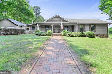 Looking for a place to roam and call home? This charming 3/3 - photo 1