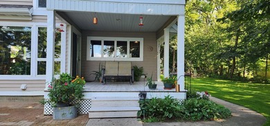 Welcome to this stunning lakefront year-round home, perfectly - photo 6