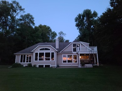 Welcome to this stunning lakefront year-round home, perfectly - photo 9