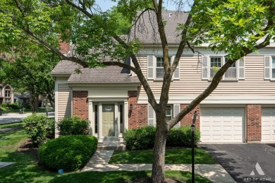 Lake Townhome/Townhouse Sale Pending in Arlington Heights, Illinois