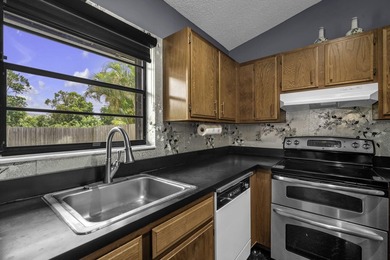 Welcome to this charming 3/2 single-family home in the heart of - photo 16