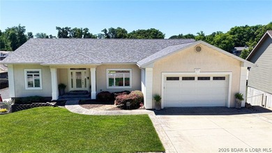 One-owner custom-built home w/ exceptional upgrades & - photo 3