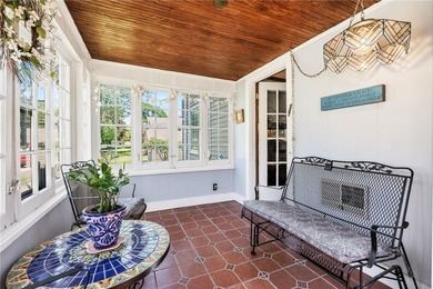 Welcome to this lovely 1920's 2 Bedroom, 2 Bath Colonial in - photo 4