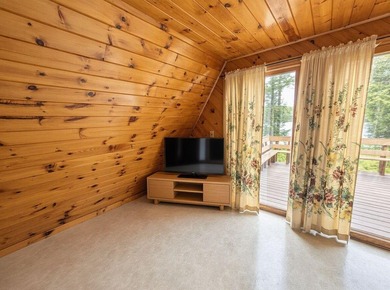 A true Washington Pond gem: owned waterfront, deep-water access - photo 14