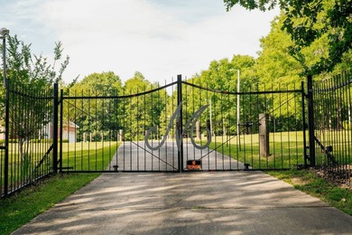 WELCOME TO A BEAUTIFUL COUNTRY PROPERTY OFFERING THE PERFECT - photo 22