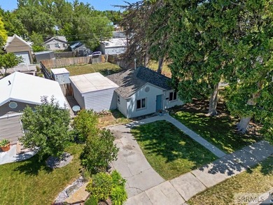 Charming Downtown Oasis Near Tautphaus Park! Welcome to 320 W - photo 2