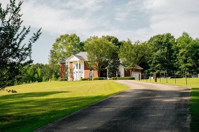 WELCOME TO A BEAUTIFUL COUNTRY PROPERTY OFFERING THE PERFECT - photo 23