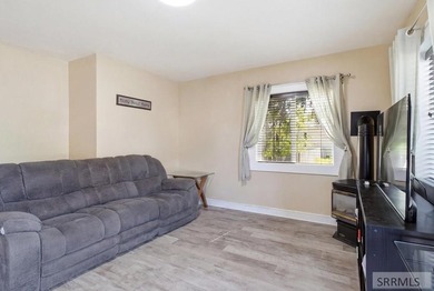 Charming Downtown Oasis Near Tautphaus Park! Welcome to 320 W - photo 5