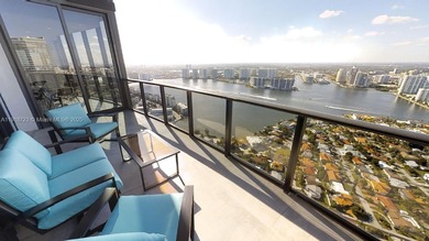 BEAUTIFUL,ULTRA LUXURIOUS 2 STORY DUPLEX WITH 3 BED, 4/1